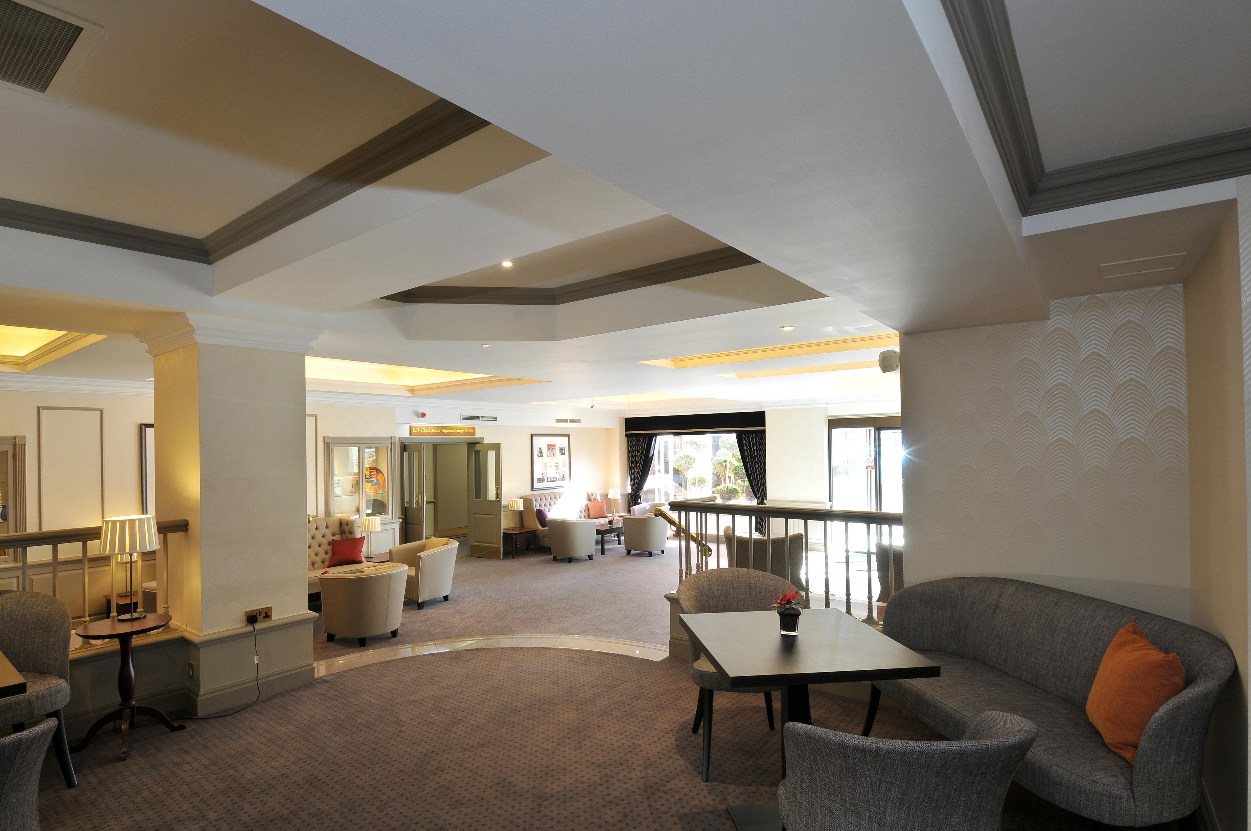Bromley Court Hotel London Экстерьер фото