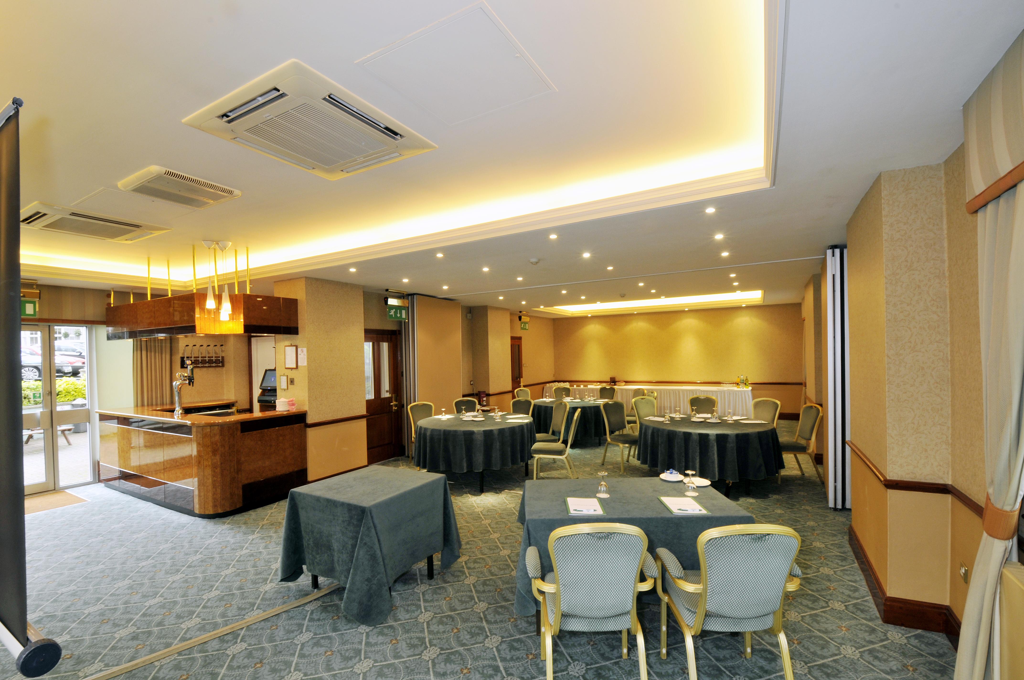 Bromley Court Hotel London Экстерьер фото