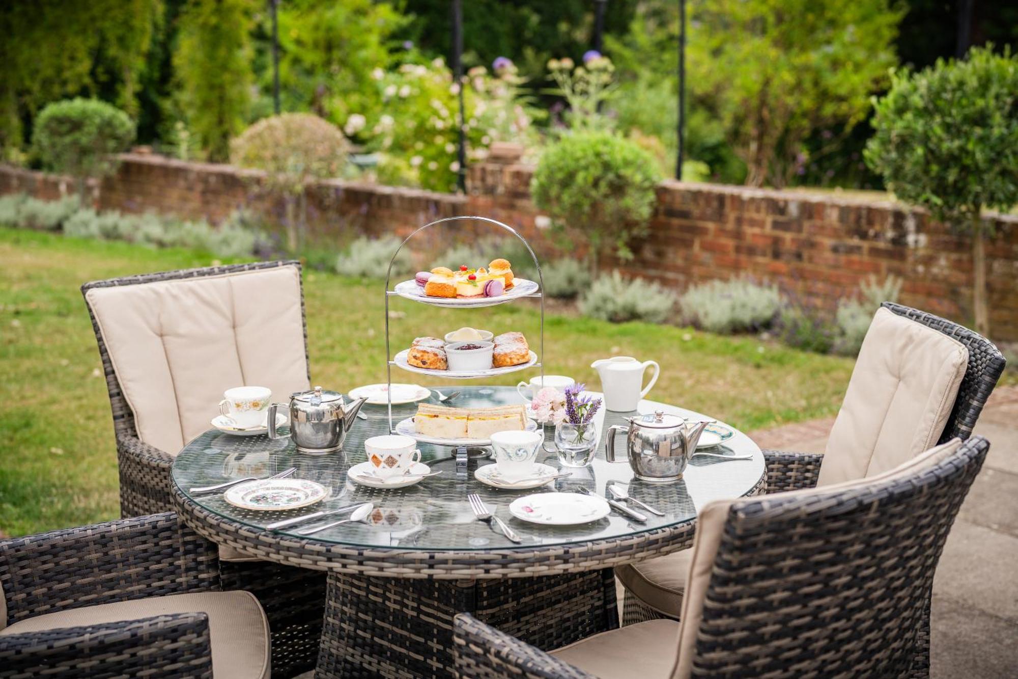 Bromley Court Hotel London Экстерьер фото