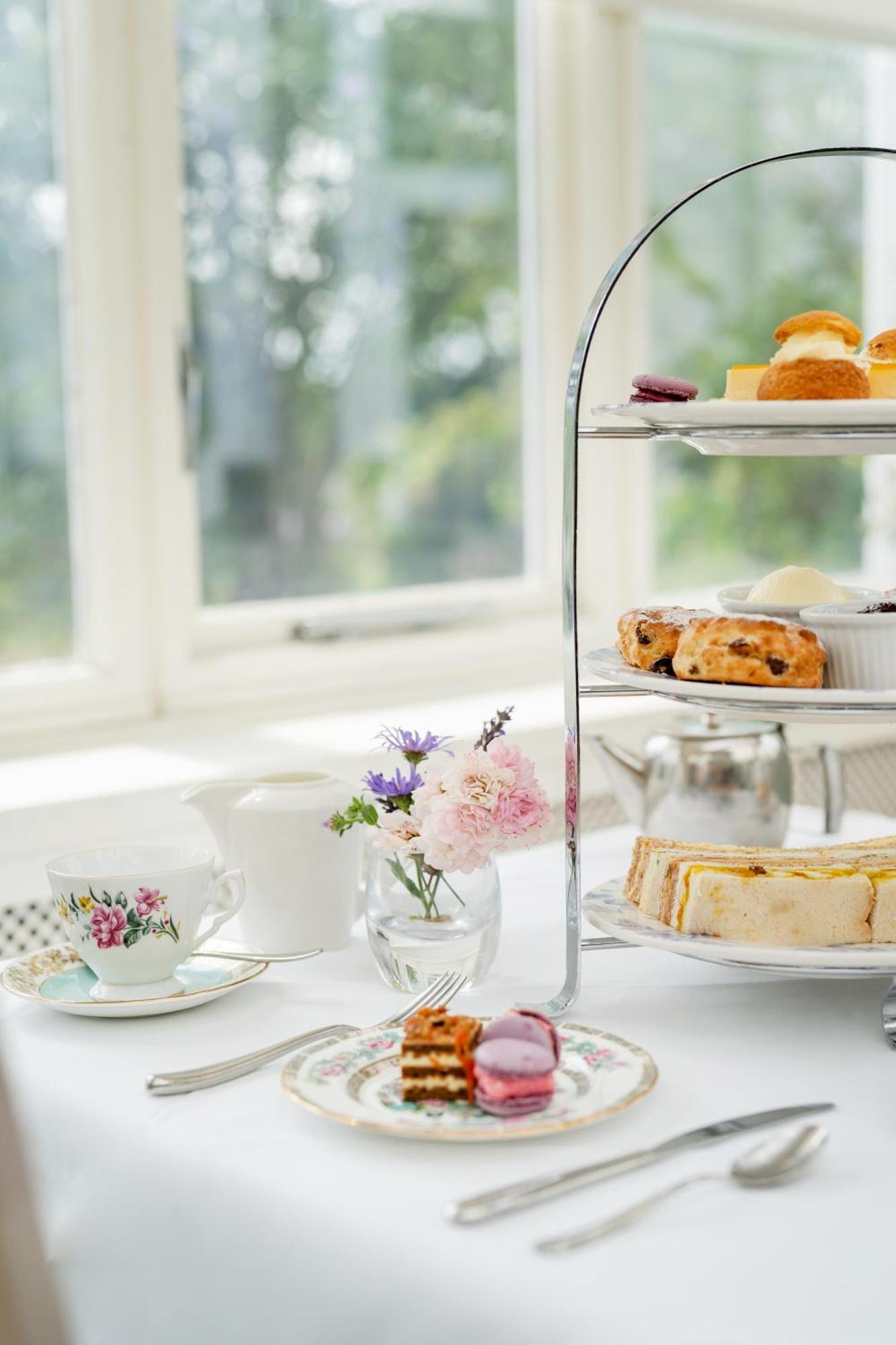 Bromley Court Hotel London Экстерьер фото