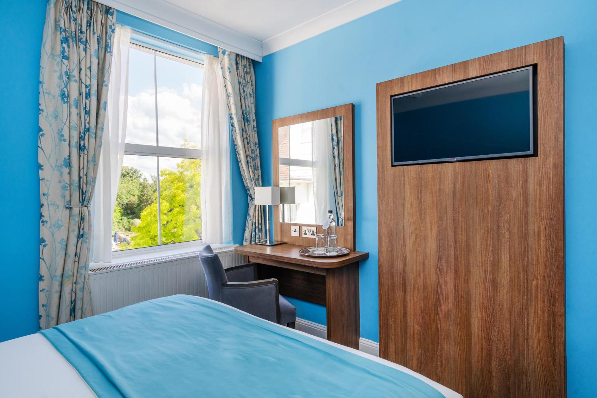 Bromley Court Hotel London Экстерьер фото
