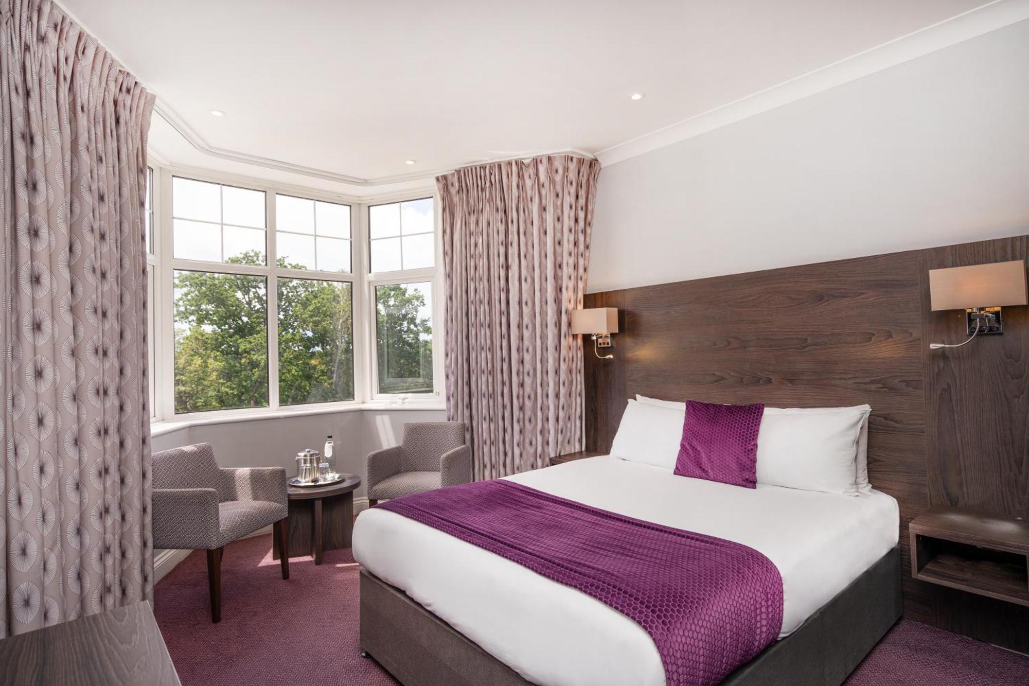 Bromley Court Hotel London Экстерьер фото
