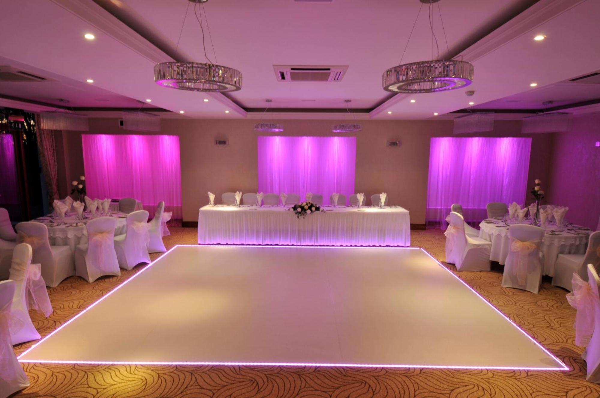Bromley Court Hotel London Удобства фото
