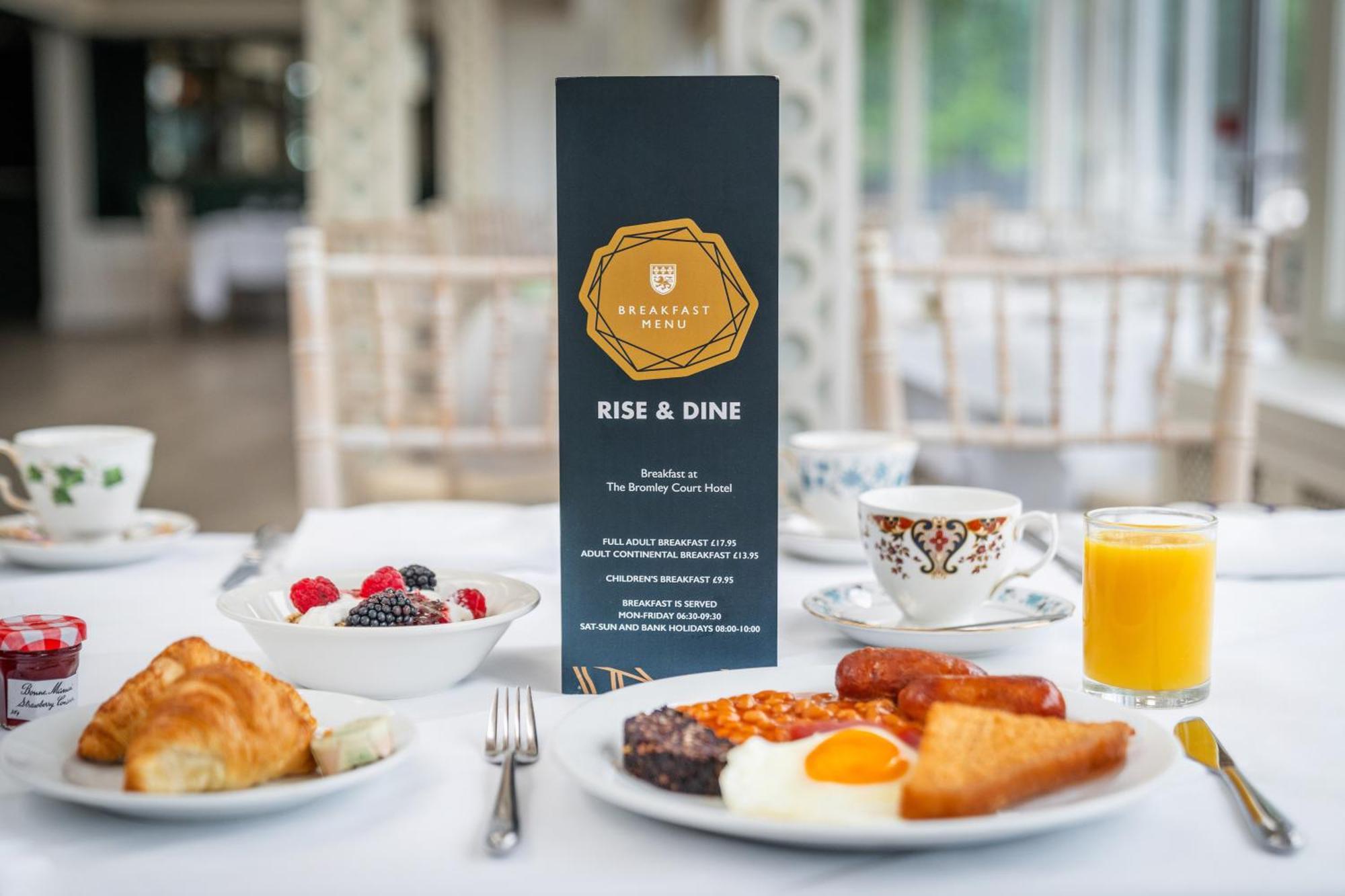 Bromley Court Hotel London Экстерьер фото